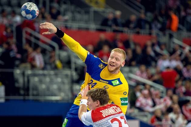 180124 Sveriges Jim Gottfridsson och Norges Goran Johannessen under handbollsmatchen mellan Sverige och Norge under Handbolls-EM 2018 den 24 januari 2018 i Zagreb. Copyright: LUDVIGxTHUNMAN BB180124LT041