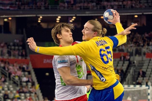 180124 Norges Magnus Rod och Sveriges Lukas Nilsson under handbollsmatchen mellan Sverige och Norge under Handbolls-EM 2018 den 24 januari 2018 i Zagreb. Copyright: LUDVIGxTHUNMAN BB180124LT064
