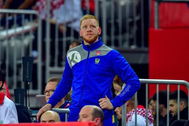 180124 Sveriges Jim Gottfridsson pa läktaren efter rött kort under handbollsmatchen mellan Sverige och Norge under Handbolls-EM 2018 den 24 januari 2018 i Zagreb. Copyright: LUDVIGxTHUNMAN BB180124LT097