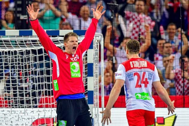 180124 Norges malvakt Torbjorn Bergerud och Christian O Sullivan jublar under handbollsmatchen mellan Sverige och Norge under Handbolls-EM 2018 den 24 januari 2018 i Zagreb. Copyright: LUDVIGxTHUNMAN BB180124LT099