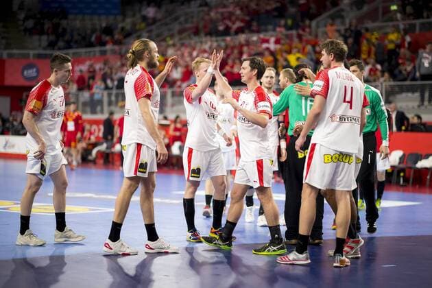 Die daenische Mannschaft freut sich ueber den Sieg. Mazedonien - Daenemark, Hauptrunde, Handball, EHF Euro 2018, 24.01.18 Varazdin Varazdin Croatia Arena Varazdin Copyright: xAgentur54Gradx xFelixxKoenigx