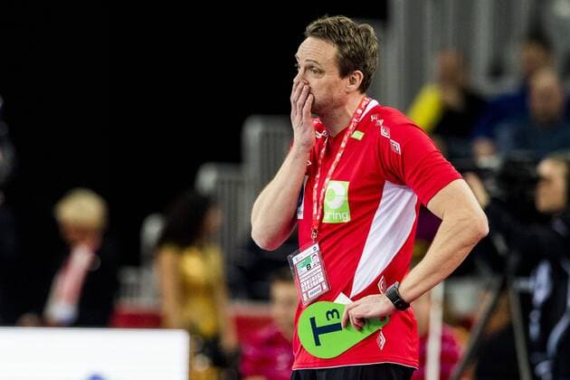 180124 Norges förbundskapten Christian Berge deppar under handbollsmatchen mellan Sverige och Norge under Handbolls-EM 2018 den 24 januari 2018 i Zagreb. Copyright: LUDVIGxTHUNMAN BB180124LT131
