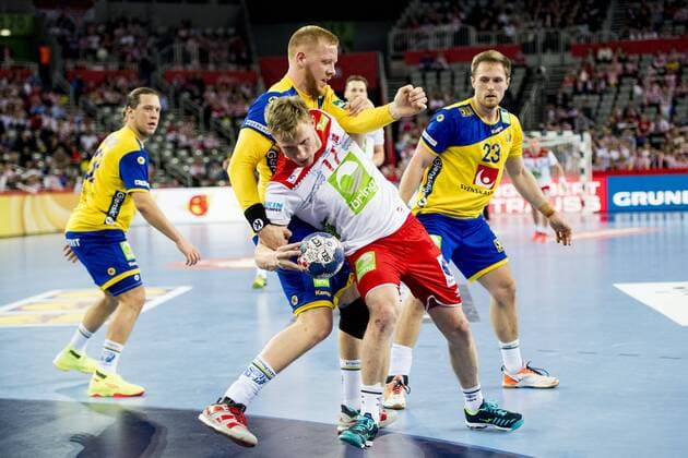 180124 Sveriges Jim Gottfridsson och Norges Magnus J¿ndal under handbollsmatchen mellan Sverige och Norge under Handbolls-EM 2018 den 24 januari 2018 i Zagreb. Copyright: LUDVIGxTHUNMAN BB180124LT138
