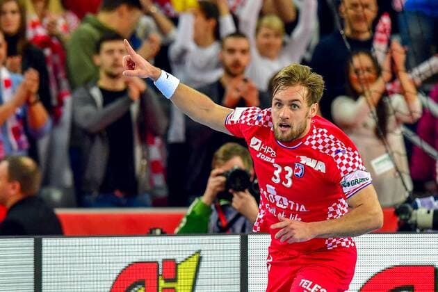 180124 Kroatiens Luka Cindric jublar under handbollsmatchen mellan Kroatien och Frankrike under Handbolls-EM 2018 den 24 januari 2018 i Zagreb. Copyright: LUDVIGxTHUNMAN BB180124LT153