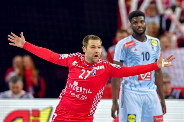 180124 Kroatiens Ivan Cupic jublar och Frankrikes Dika Mem deppar under handbollsmatchen mellan Kroatien och Frankrike under Handbolls-EM 2018 den 24 januari 2018 i Zagreb. Copyright: LUDVIGxTHUNMAN BB180124LT166