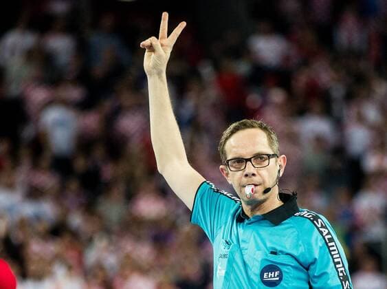 24.01.2018, Varazdin Arena, Varazdin, CRO, EHF EM, Herren, Kroatien vs Frankreich, Hauptrunde, Gruppe 2, im Bild Referee Marcus Helbig of Germany during the main round, group 2 match of the EHF men s Handball European Championship EM Europameisterschaft between Croatia and France at the Varazdin Arena in Varazdin, Croatia on 2018 01 24. Varazdin