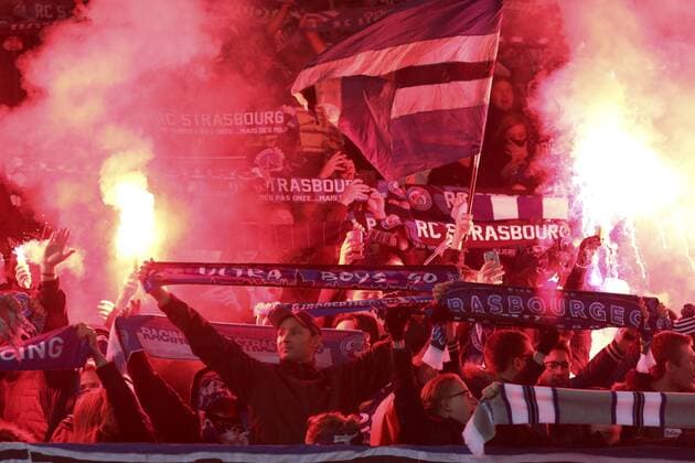 January 25, 2018 - Strasbourg, France - Supporters of Racing Strasbourg during the French Cup football match between Strasbourg and Lille on January 25, 2018 at the Meinau stadium in Strasbourg, eastern France. Racing Strasbourg v Lille - French National Cup  - ZUMAn230 20180125_zaa_n230_294 Copyright: xElyxandroxCegarrax