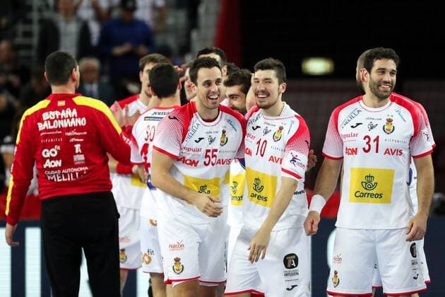 HANDBALL - EHF EURO 2018, FRA vs ESP ZAGREB,CROATIA,26.JAN.18 - HANDBALL - EHF European Championship EM Europameisterschaft semifinal, France vs Spain. Image shows the rejoicing of Adrian Figueras (ESP), Alex Dujshebaev (ESP) and Iosu Goni Leoz (ESP). GEPAxpictures xMaticxKlansek