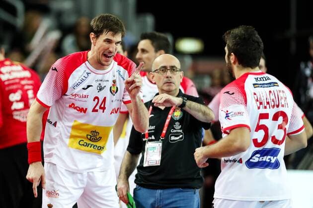 HANDBALL - EHF EURO 2018, FRA vs ESP ZAGREB,CROATIA,26.JAN.18 - HANDBALL - EHF European Championship EM Europameisterschaft semifinal, France vs Spain. Image shows Viran Morros De Argila (ESP), head coach Jordi Ribera (ESP) and David Balaguer (ESP). GEPAxpictures xMaticxKlansek