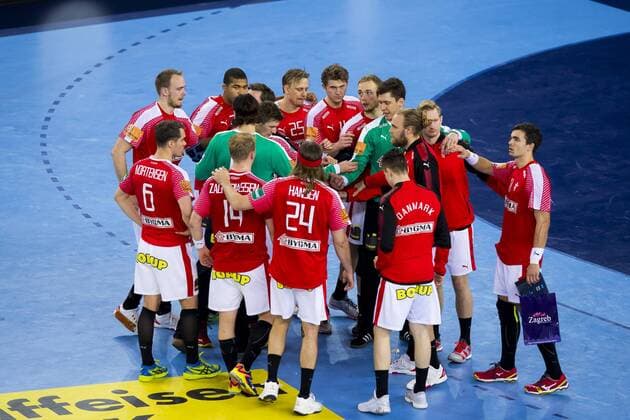 Die daenische Mannschaft nach der Niederlage. Daenemark - Schweden, Halbfinale, Handball, EHF Euro 2018, 26.01.18 Zagreb Zagreb Croatia Arena Zagreb Copyright: xAgentur54Gradx xFelixxKoenigx