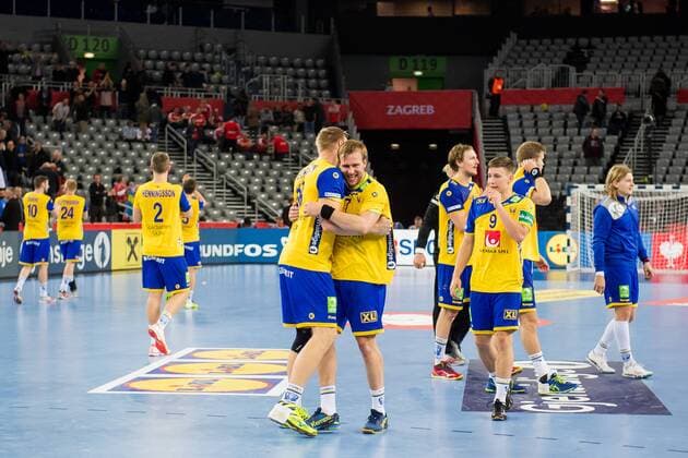 180126 Sveriges Fredric Pettersson, Max Darj och Jerry Tollbring jublar efter semifinalen mellan Sverige och Danmark under Handbolls-EM 2018 den 26 januari 2018 i Zagreb. Copyright: FREDRIKxVARFJELL BB180126FV116