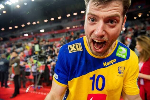 180126 Sveriges Niclas Ekberg jublar efter semifinalen mellan Sverige och Danmark under Handbolls-EM 2018 den 26 januari 2018 i Zagreb. Copyright: FREDRIKxVARFJELL BB180126FV118