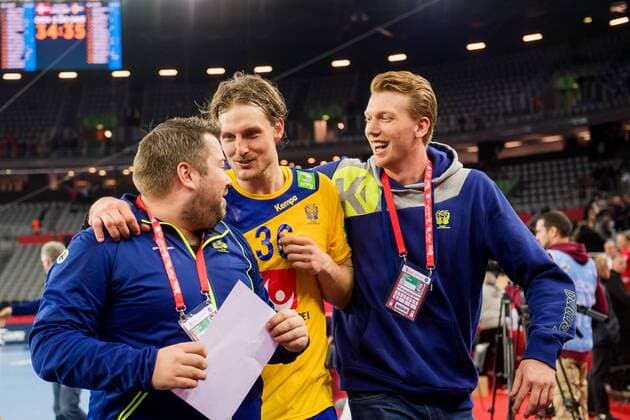 180126 Daniel Vandor, Jesper Nielsen och Simon Jeppsson under semifinalen mellan Sverige och Danmark under Handbolls-EM 2018 den 26 januari 2018 i Zagreb. Copyright: FREDRIKxVARFJELL BB180126FV120