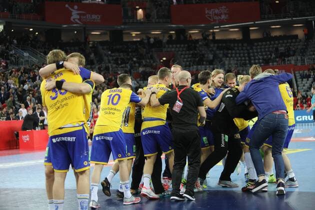 Zagreb, 26 01 2018 - Arena Zagreb, 2018 Men s European Championship EM Europameisterschaft Semi-finals, Denmark (red) - Sweden (yellow) 34:35 