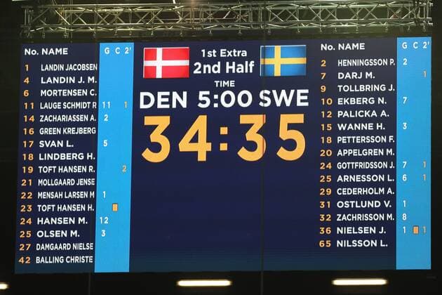 Zagreb, 26 01 2018 - Arena Zagreb, 2018 Men s European Championship EM Europameisterschaft Semi-finals, Denmark (red) - Sweden (yellow) 34:35 