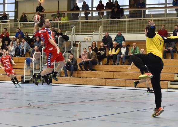 27.01.2018 - Handball - Saison 2017 2018 - Testspiel - Freundschaftsspiel : HC Erlangen HCE - SG BBM Bietigheim - OGo - Johannes Sellin (5, HC Erlangen HCE ) Domenico Ebner (1, SG BBM Bietigheim )