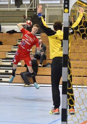 27.01.2018 - Handball - Saison 2017 2018 - Testspiel - Freundschaftsspiel : HC Erlangen HCE - SG BBM Bietigheim - OGo - Christopher Bissel (21, HC Erlangen HCE ) Domenico Ebner (1, SG BBM Bietigheim )