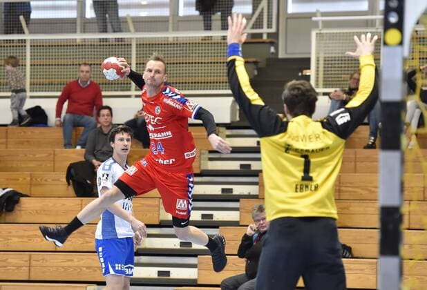 27.01.2018 - Handball - Saison 2017 2018 - Testspiel - Freundschaftsspiel : HC Erlangen HCE - SG BBM Bietigheim - OGo - Martin Stranovsky (24, HC Erlangen HCE ) Domenico Ebner (1, SG BBM Bietigheim )