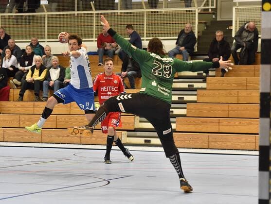 27.01.2018 - Handball - Saison 2017 2018 - Testspiel - Freundschaftsspiel : HC Erlangen HCE - SG BBM Bietigheim - OGo - Jan Asmuth (23, SG BBM Bietigheim ) Nikolas Katsigiannis (29, HC Erlangen HCE )