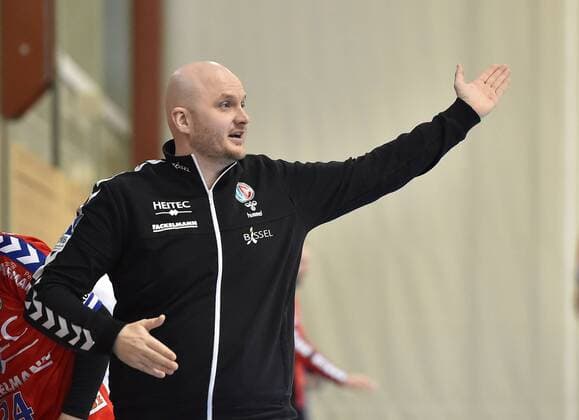 27.01.2018 - Handball - Saison 2017 2018 - Testspiel - Freundschaftsspiel : HC Erlangen HCE - SG BBM Bietigheim - OGo - Adalsteinn Eyjolfsson (Trainer HC Erlangen HCE ) gestikuliert Geste