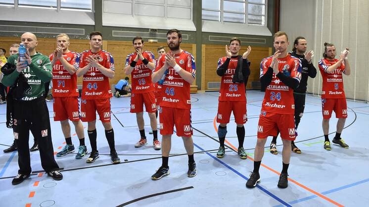 27.01.2018 - Handball - Saison 2017 2018 - Testspiel - Freundschaftsspiel : HC Erlangen HCE - SG BBM Bietigheim - OGo - Mannschaft Team klatschen nach Spielende