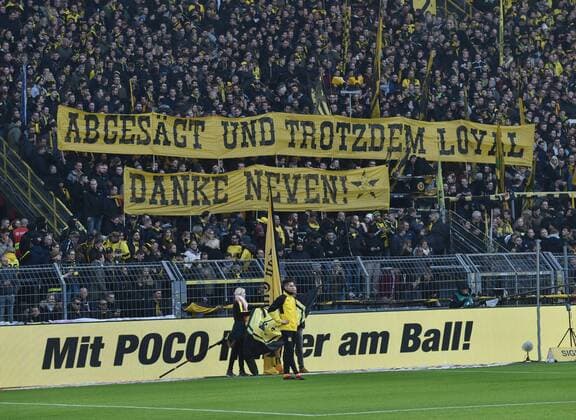 Bilder des Tages - SPORT 27.01.2018, Fussball GER, 1. Bundesliga Saison 2017 2018, 20. Spieltag, Borussia Dortmund - SC Freiburg, Banner der BVB Fans auf der Suedtribuene zum Abganag von Neven Subotic *** 27 01 2018 football GER 1 Bundesliga season 2017 2018-20 game day Borussia Dortmund SC Freiburg banner of the BVB fans in the South stands to the Abganag by Neven Subotic Team2