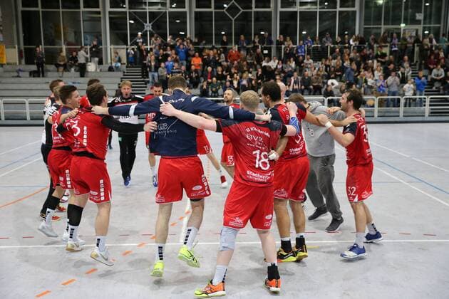 Herren BWOL TuS Steißlingen - SG H2Ku Herrenberg 26:27. Freudentanz der SG Spieler nach dem Sieg. Steißlingen Copyright: xPeterxPisax Eibner-Pressefotox EP_ppa
