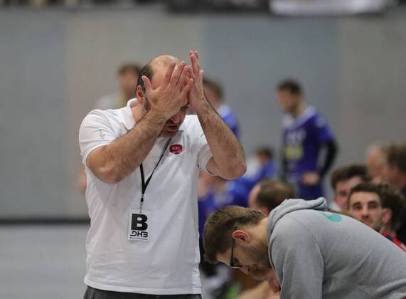 Herren BWOL TuS Steißlingen - SG H2Ku Herrenberg 26:27. SG Trainer Alexander Job. Steißlingen Copyright: xPeterxPisax Eibner-Pressefotox EP_ppa