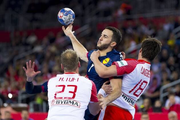 Romain Lagarde (Nr. 7, Frankreich) gegen Henrik Toft Hansen (Nr. 23, Daenemark) und Hans Lindberg (Nr. 18, Daenemark). Frankreich - Daenemark, Spiel um Platz 3, Handball, EHF Euro 2018, 28.01.18 Zagreb Zagreb Croatia Arena Zagreb Copyright: xAgentur54Gradx xFelixxKoenigx