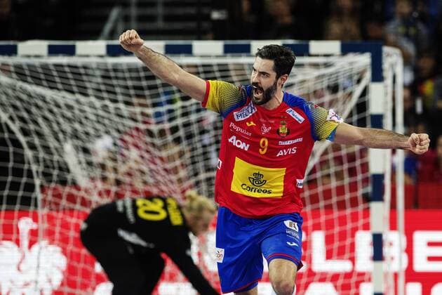 180128 Spaniens Raul Entrerrios Rodriguez jublar under finalen mellan Sverige och Spanien under Handbolls-EM 2018 den 28 januari 2018 i Zagreb. Copyright: FREDRIKxVARFJELL BB180128FV114