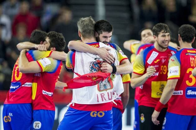 Handball EM Finale, Spanien ist Europameister Die Spanier um Adrian Figueras (Nr. 55, Spanien) freuen sich ueber den Sieg bei der Europameisterschaft Spanien - Schweden, Finale, Handball, EHF Euro 2018, 28.01.18 Zagreb Zagreb Croatia Arena Zagreb Copyright: xAgentur54Gradx xFelixxKoenigx