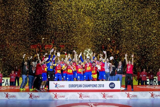 Die Spanier freuen sich ueber die Goldmedaille und den Sieg bei der Europameisterschaft Spanien - Schweden, Finale, Handball, EHF Euro 2018, 28.01.18 Zagreb Zagreb Croatia Arena Zagreb Copyright: xAgentur54Gradx xFelixxKoenigx
