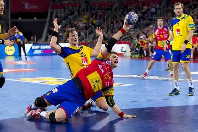 Julen Aguinagalde (Nr. 13, Spanien) gegen Jesper Nielsen (Nr. 36, Schweden). Spanien - Schweden, Finale, Handball, EHF Euro 2018, 28.01.18 Zagreb Zagreb Croatia Arena Zagreb Copyright: xAgentur54Gradx xFelixxKoenigx