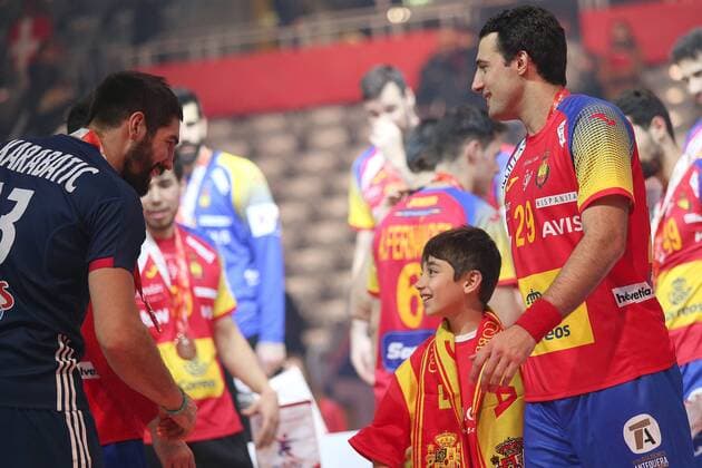 Handball EM Finale, Spanien ist Europameister European Handball Championship, handball players with their families 28.01.2018., Croatia, Arena Zagreb, Zagreb - European Handball Championship, handball players with their families. Aitor Arino, Nikola Karabatic  GoranxStanzl PIXSELL