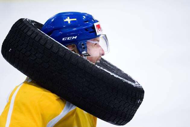 Themen der Woche - SPORT Bilder des Tages - SPORT 180129 Erik Gustafsson under Sveriges ishockeylandslags träning inför OS 2018 den 29 januari 2018 i Stockholm. *** 180129 Erik Gustafsson during Sweden s ice hockey national team training in preparation for the 2018 OLYMPICS on 29 January 2018 in Stockholm  Copyright: SIMONxHASTEGARD BB180129SH101