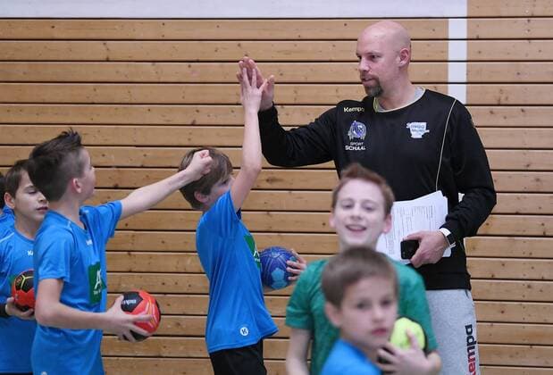Handball 30.01.2018 DHB Sportdirektor und E-Jugend Trainer bei der Spvgg Moessingen Axel Kromer Moessingen