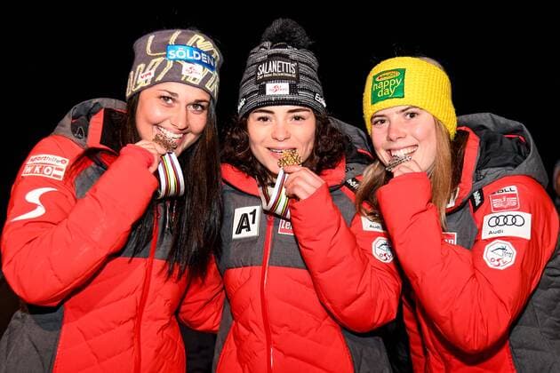 ALPINE SKIING - FIS Alpine Junior World Ski Championships DAVOS,SWITZERLAND,31.JAN.18 - ALPINE SKIING - FIS Alpine Junior World Ski Championships Davos 2018, award cermony, ladies. Image shows the austrian medal winners Franziska Gritsch, Julia Scheib and Katharina Liensberger (AUT). GEPAxpictures xOliverxLerch