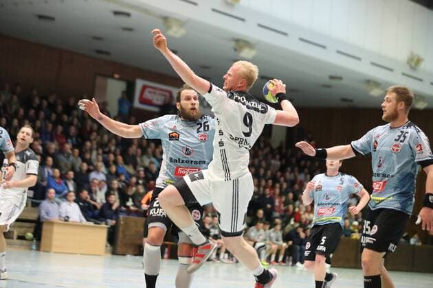 DHK Flensborg vs THW Kiel, Handball, Testspiel, 31.01.18 Sebastian Firnhaber (THW Kiel, 09) gegen Sjoeren Toelle (DHK Flensborg, 26)