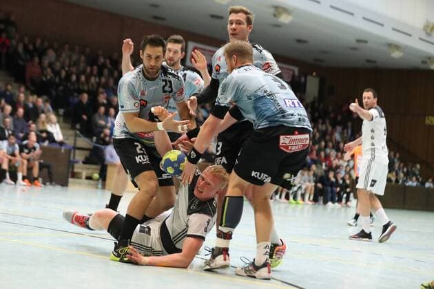 DHK Flensborg vs THW Kiel, Handball, Testspiel, 31.01.18 Sebastian Firnhaber (THW Kiel, 09) wir gestoppt von vier DHK Spielern