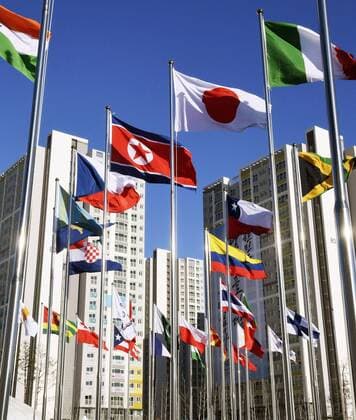 Themen der Woche - SPORT Bilder des Tages - SPORT Pyeongchang Olympics National flags are hoisted in Gangneung, South Korea, on Feb. 1, 2018, as the athletes village for the Pyeongchang Winter Olympics in the city officially opens. 