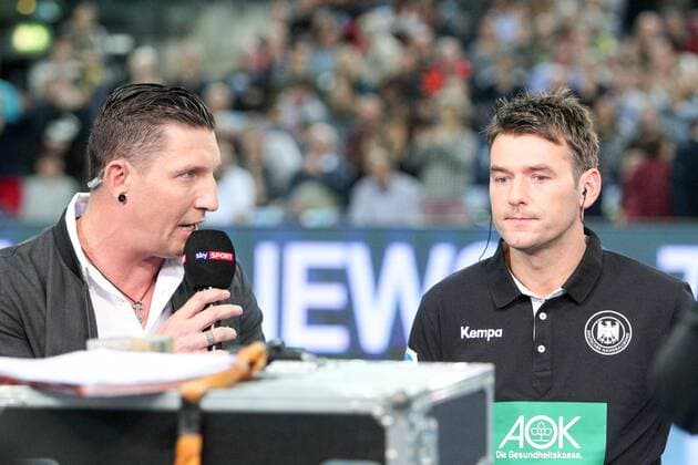 DHB All Star Game Handball Leipzig, 02.02.2018, Arena Leipzig, Handball, DHB All Star Game 2018 , Im Bild v.l.: Sky Moderator Steffen Kretzschmer im Gespräch mit Trainer Christian Prokop (Deutschland) ,