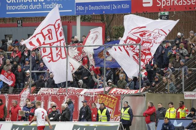 Fußball, Stadiongeschichte SC Fortuna Köln Fußball 3. Liga Saison 2017 2018 23. Spieltag am Samstag, 03. Februar 2018 im Südstadion in Köln: SC Fortuna Köln - SpVgg Unterhaching Fans von Fortuna Köln SC Fortuna Köln - SpVgg Unterhaching