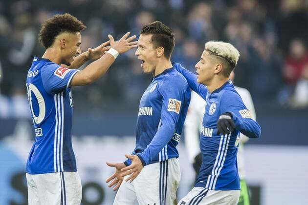 Fußball: 1. Bundesliga, Saison 2017 2018, 21. Spieltag, FC Schalke 04 - SV Werder Bremen am 03.02.2018 in der Veltins Arena in Gelsenkirchen (Nordrhein-Westfalen). Schalkes Thilo Kehrer, Torschuetze, Torschütze Schalkes Yevhen Konoplyanka und Schalkes Amine Harit jubeln nach dem Tor zum 1:0. Copyright: xKirchner Inderliedx