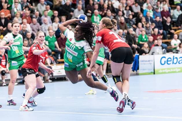 Laura Rueffieux (HSG Blomberg-Lippe 03), Prudence Kinlend (Frisch Auf Goeppingen 10), Kathrin Pichlmeier (HSG Blomberg-Lippe 10),FRISCH AUF Goeppingen gegen HSG Blomberg-Lippe, Handball, 1. Bundesliga, Frauen, 03.02.2018, Goeppingen Copyright: xEIBNER WolfgangxFrankx EP_WFK
