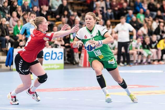 Laura Rueffieux (HSG Blomberg-Lippe 03), Michaela Hrbkova (Frisch Auf Goeppingen 11), FRISCH AUF Goeppingen gegen HSG Blomberg-Lippe, Handball, 1. Bundesliga, Frauen, 03.02.2018, Goeppingen Copyright: xEIBNER WolfgangxFrankx EP_WFK