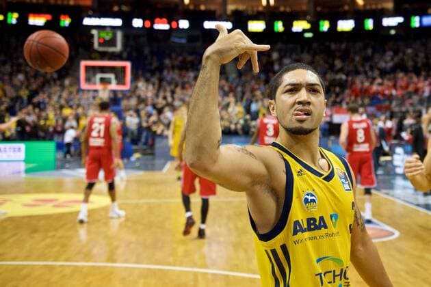 Themen der Woche - SPORT Bilder des Tages - SPORT Basketball Berlin 04.02.2018 easyCredit-BBL 1. Bundesliga Saison 2017 2018 Hauptrunde 20. Spieltag Alba Berlin - Brose Bamberg Peyton Siva (Alba Berlin, No.03) Jubel *** Basketball Berlin 04 02 2018 easyCredit BBL 1 Bundesliga season 2017 2018 round 20 match day Alba Berlin Brose Bamberg Peyton Siva Alba Berlin No. 03 cheers
