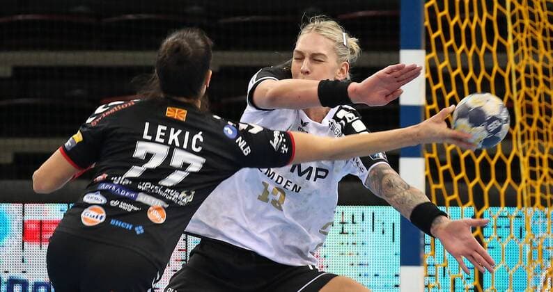 04.02.2018, Deutschland, Ludwigsburg, Deutschland, Handball Chamions League Frauen, Saison 2017 2018 SG BBM Bietigheim vs. Vardar Skopje: v.l. Andrea Lekic (Skopje), Luisa Schulze (BBM)