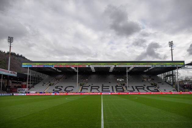 SC Freiburg vs Bayer 04 Leverkusen, Fussball Bundesliga, 03.02.2018 Übersichtsbild Gegengerade des Schwarzwald Stadions beim Bundesligaspiel zwischen dem SC Freiburg und Bayer 04 Leverkusen am 03.02.2018, , Freiburg BW Deutschland Schwarzwald Stadion