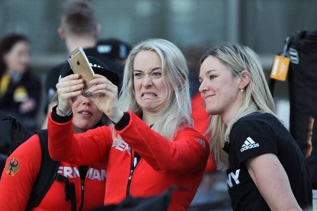Themen der Woche - SPORT Bilder des Tages - SPORT vl. Laura Dahlmeier, Maren Hammerschmidt und Denise Herrmann (Biathlon) Abflug der Athleten der deutschen Olympiamannschaft vom Flughafen Muenchen am 05.02.2018 in Richtung Pyeongchang. Muenchen *** VL Laura Dahlmeier Maren Hammerschmidt and Denise Herrmann biathlon departure of the athletes of the German Olympic team from Munich Airport to the 05 02 towards 2018 PyeongChang Munich Copyright: xEIBNER MarcelxEngelbrechtx EP_MET