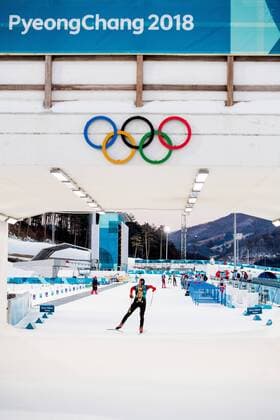 Themen der Woche - SPORT Bilder des Tages - SPORT 180205 An athlete passes under a bridge during practice at Alpensia Biathlon Centre ahead of the 2018 Winter Olympics on February 5, 2018 in Pyeongchang. Photo: Jon Olav Nesvold BILDBYRN kod JE 160137 *** 180205 An athlete passes under a bridge during practice at Alpensia Biathlon Centre ahead of the 2018 Winter Olympics on February 5 2018 in Pyeongchang Photo Jon Olav Nesvold BILDBYR N code JE 160137  Copyright: JONxOLAVxNESVOLD BB180205BB242